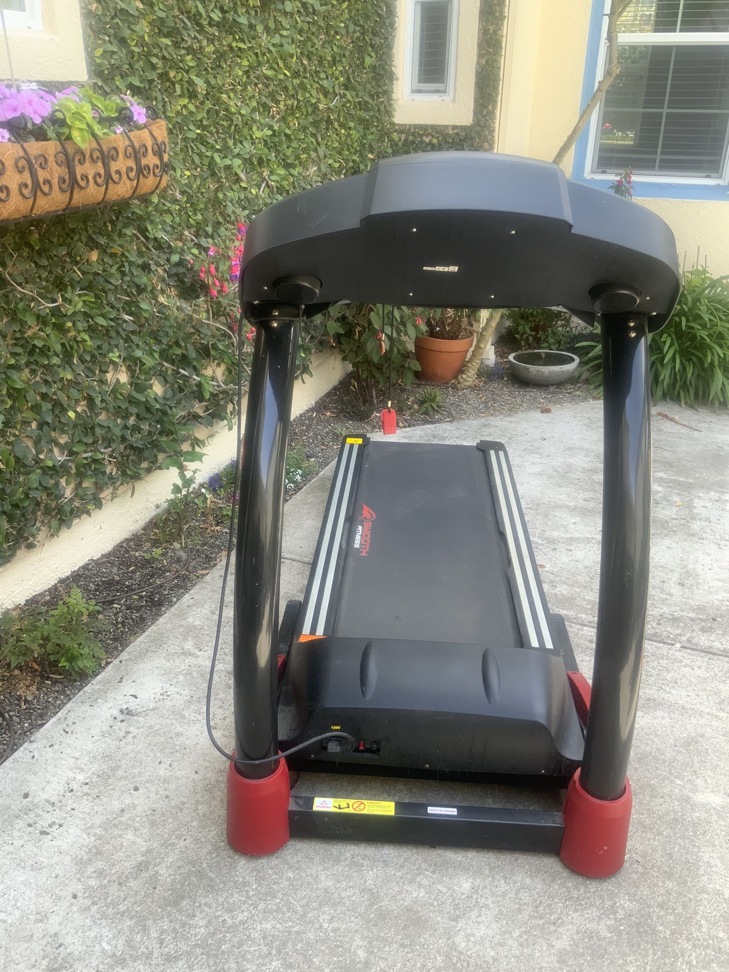 Smooth Fitness 7.35 Folding Treadmill