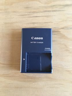 Canon CB-2LX battery charger