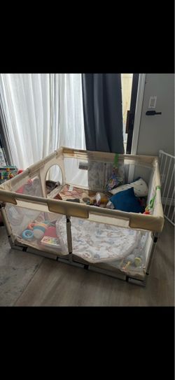 Baby playpen