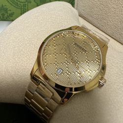 Gucci Timeless Gold Tine Unisex Watch