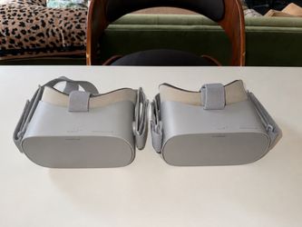 2 Oculus Go VR Headsets - Standalone Virtual Reality