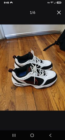 First come first pick up!
Nike Air Monarch size 11 Wide width  like New. 
Insoles New never used!
Only 30 dollars (paid 80 dollars).
And I gift 3 New 