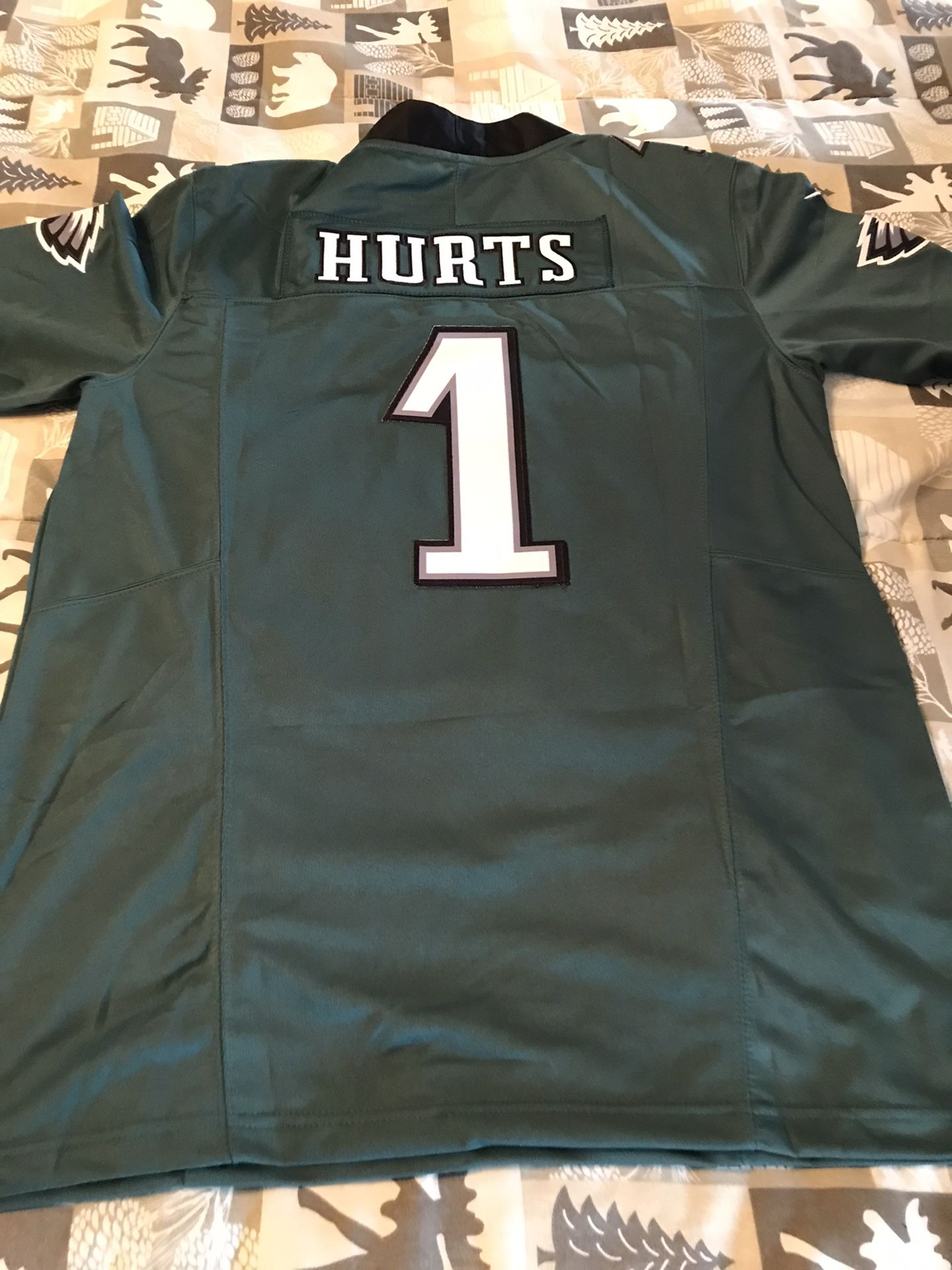 Hiurts Eagles Jersey Large