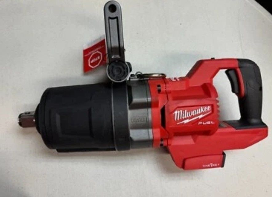 Brand new Milwaukee M18 FUEL 1" D-Handle High Torque Impact Wrench w/ONE-KEY Kit 2868-22HD