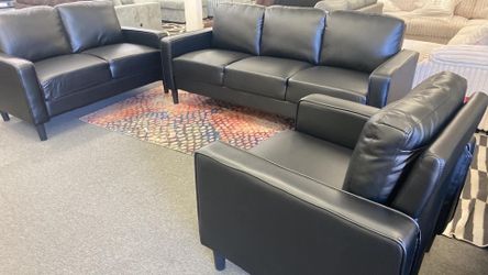 New  3 Piece Couch, Loveseat and Chair! Free Delivery 🚚!!