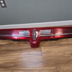 Rear Reflector For A 2010 - 2019 Lincoln MKT 