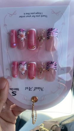 Press on nails
