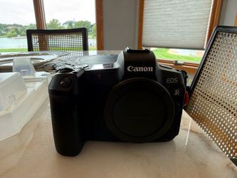 Canon EOS R Mirrorless Camera Body