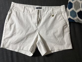 Woman’s NAUTICA Size 10 White shorts