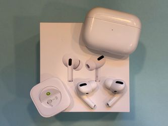 Apple AirPods Pro & Wireless Charging Case 1st Gen MLWK3AM/A