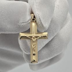 10 K CROSS PENDANT