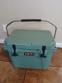 YETI Roadie Cooler Seafoam Green