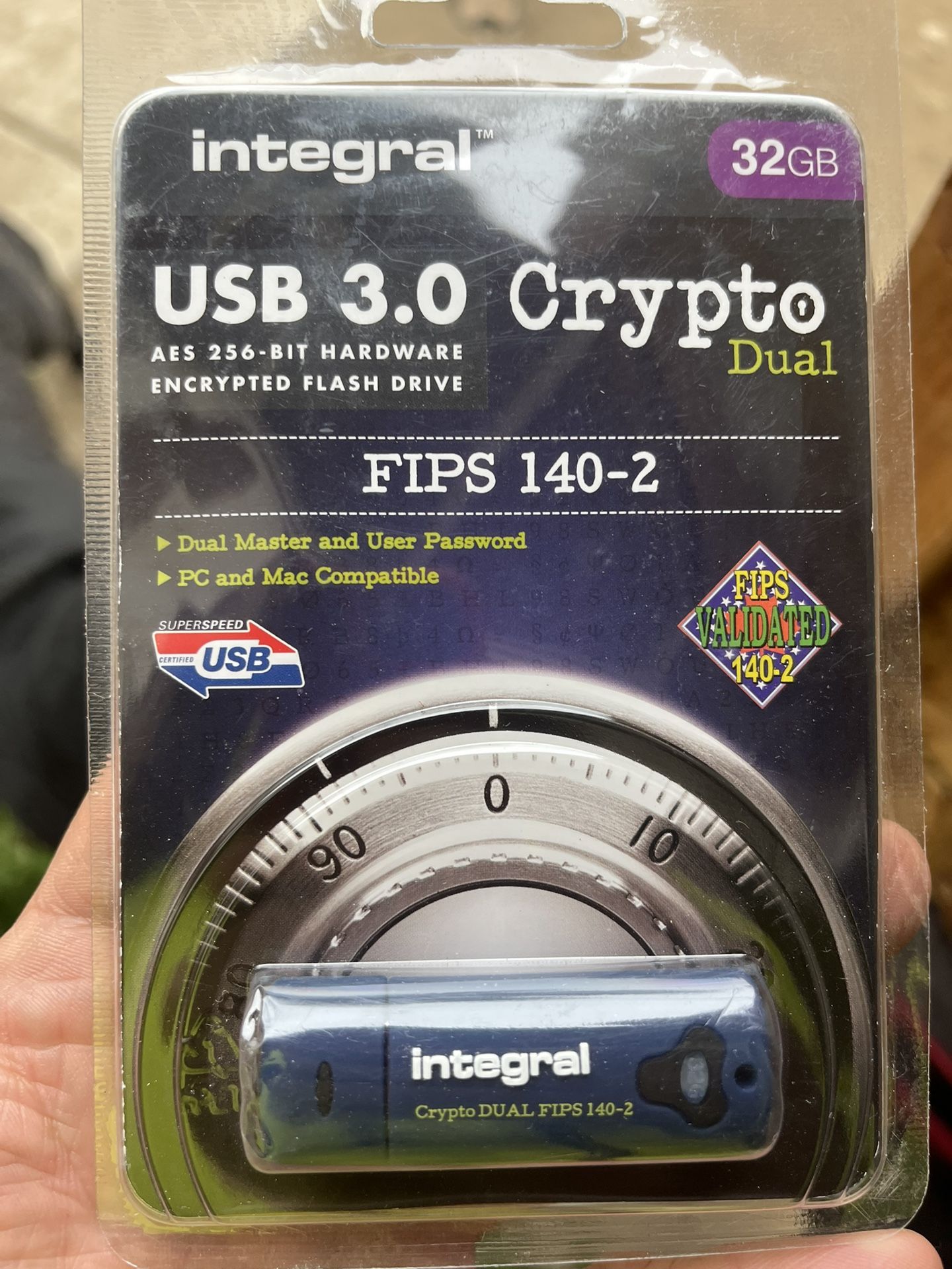 Integral CRYPTO DUAL FIPS 140-2 ENCRYPTED USB 3.0