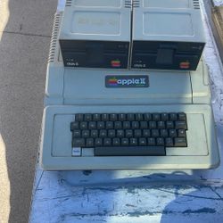 Apple 2 Vintage Computer 