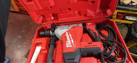 Milwaukee 1-3/4” sds-max Rotary Hammer