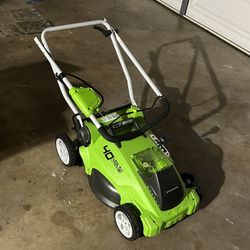 Green Works Lawnmower