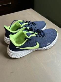 Nike Revolution Running Shoes 4Y