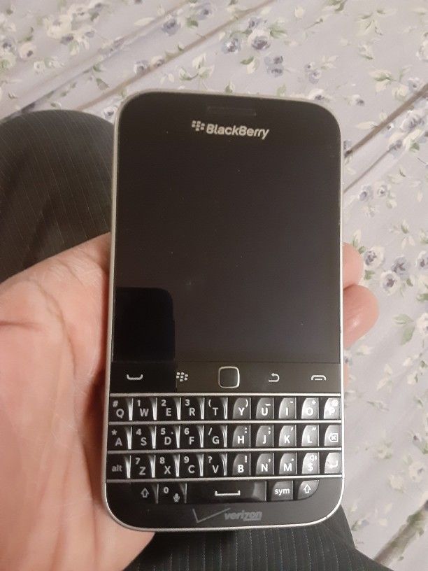 Blackberry classic Verizon Unlocked T-mobile At&t