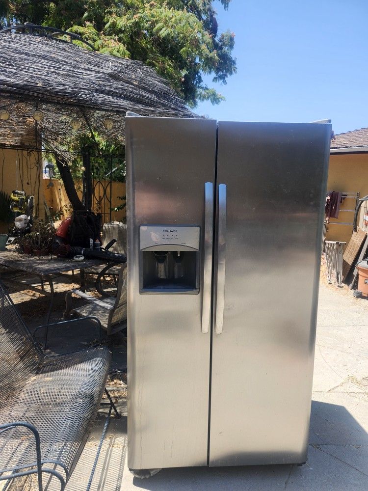 Refrigerator Frigidaire Working