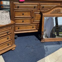 Nice Bedroom Furniture Set- Broyhill