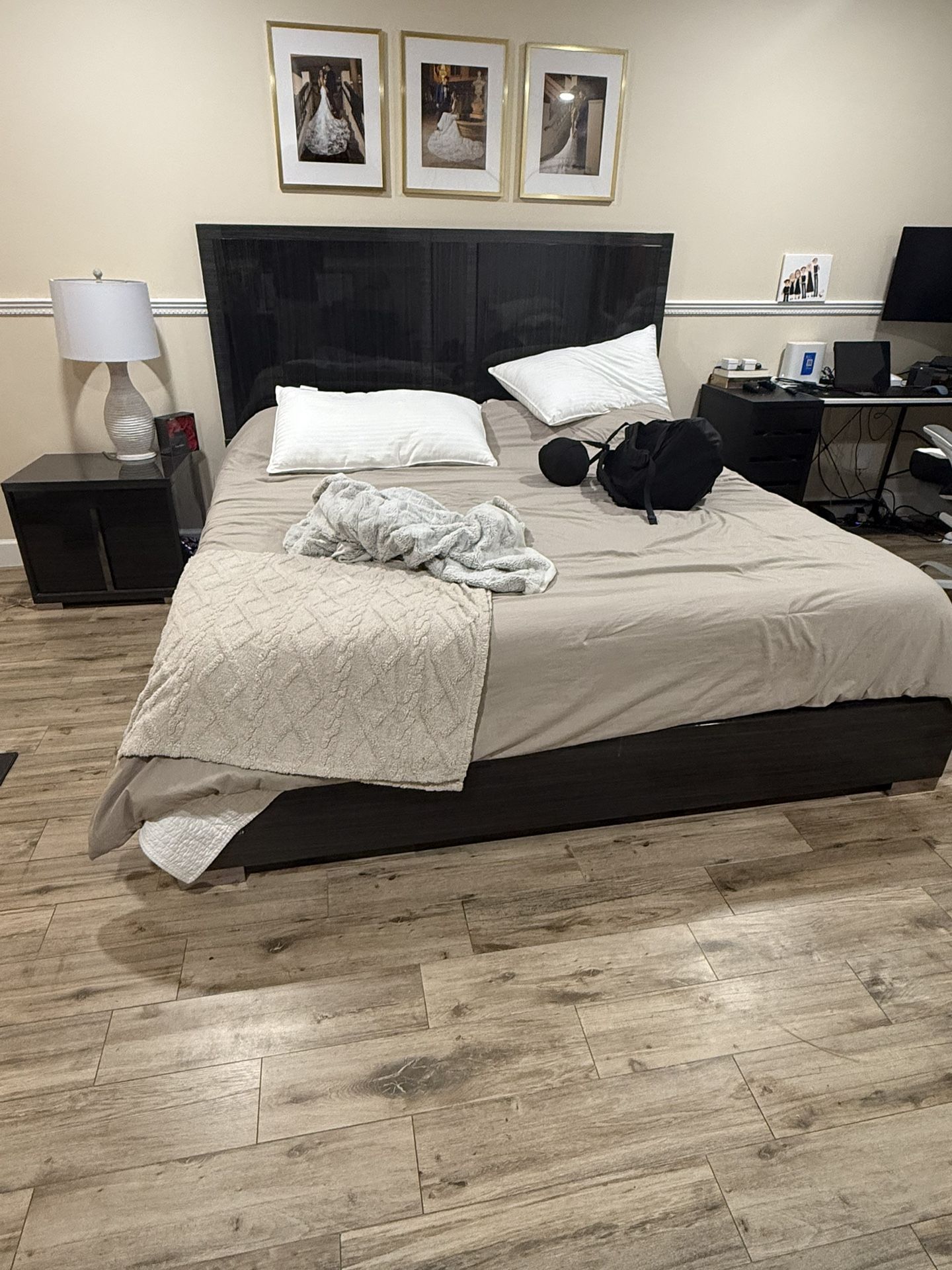 Bedroom Set (king Size)