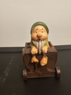Vintage Disney Seven Dwarfs SLEEPY Resin Figurine Desk Paperclip Holder