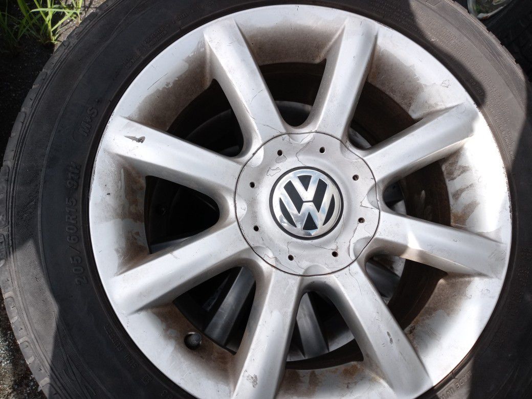 Vw passat rims have all 4 rims all 4 have tiers on them must go $300