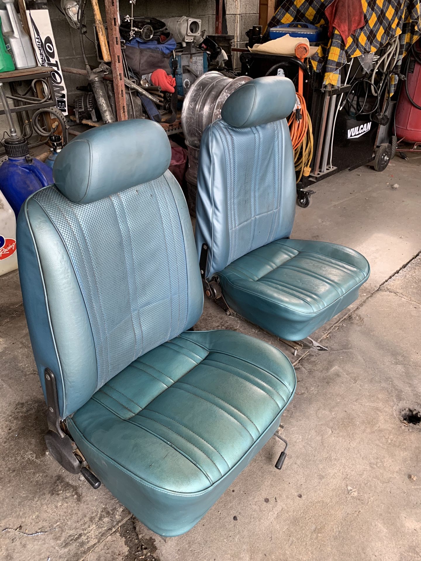 Datsun 510 front reclining seats