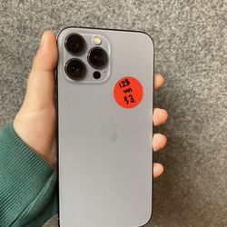 Factory Unlocked Iphone 13 pro 128 gb comes with store warranty 