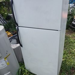 $245 Fridge Refrigerator 