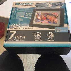 Panimage 7 Inch Digital Photo Frame 