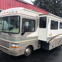 2000 Fleet wood Bounder 31W Class A RV