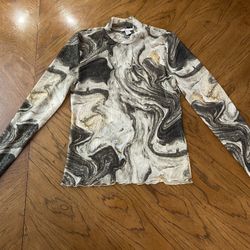 Like New Amisu Sheer Marble Top with a bit of a Glittery Effect to it - Size L 