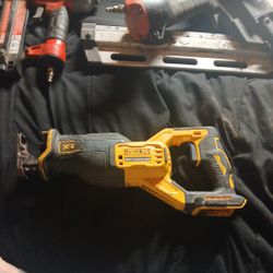 DEWALT 20v BRUSHLESS Powertool
