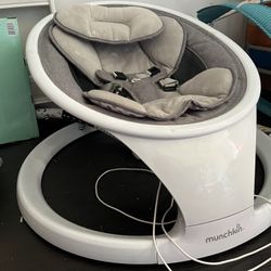 Munchkin Baby Swing, Portable and Lightweight, Bluetooth