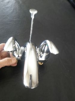Bathroom sink faucet