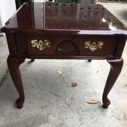 Solid Cherry Queen Anne Shell Carved-One Drawer Side Table