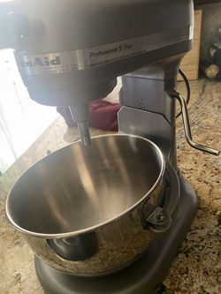 Kitchen Aid Professional 5 Plus Silver for Sale in Carlsbad, CA - OfferUp