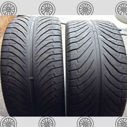 275 40 17 Kumho Set of 2 Used Very Clean Condition
