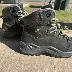 Reis Laatste Haiku Hiking Boots Lowa Renegade GTX MID Ws Size 6,5 for Sale in Georgetown, TX -  OfferUp