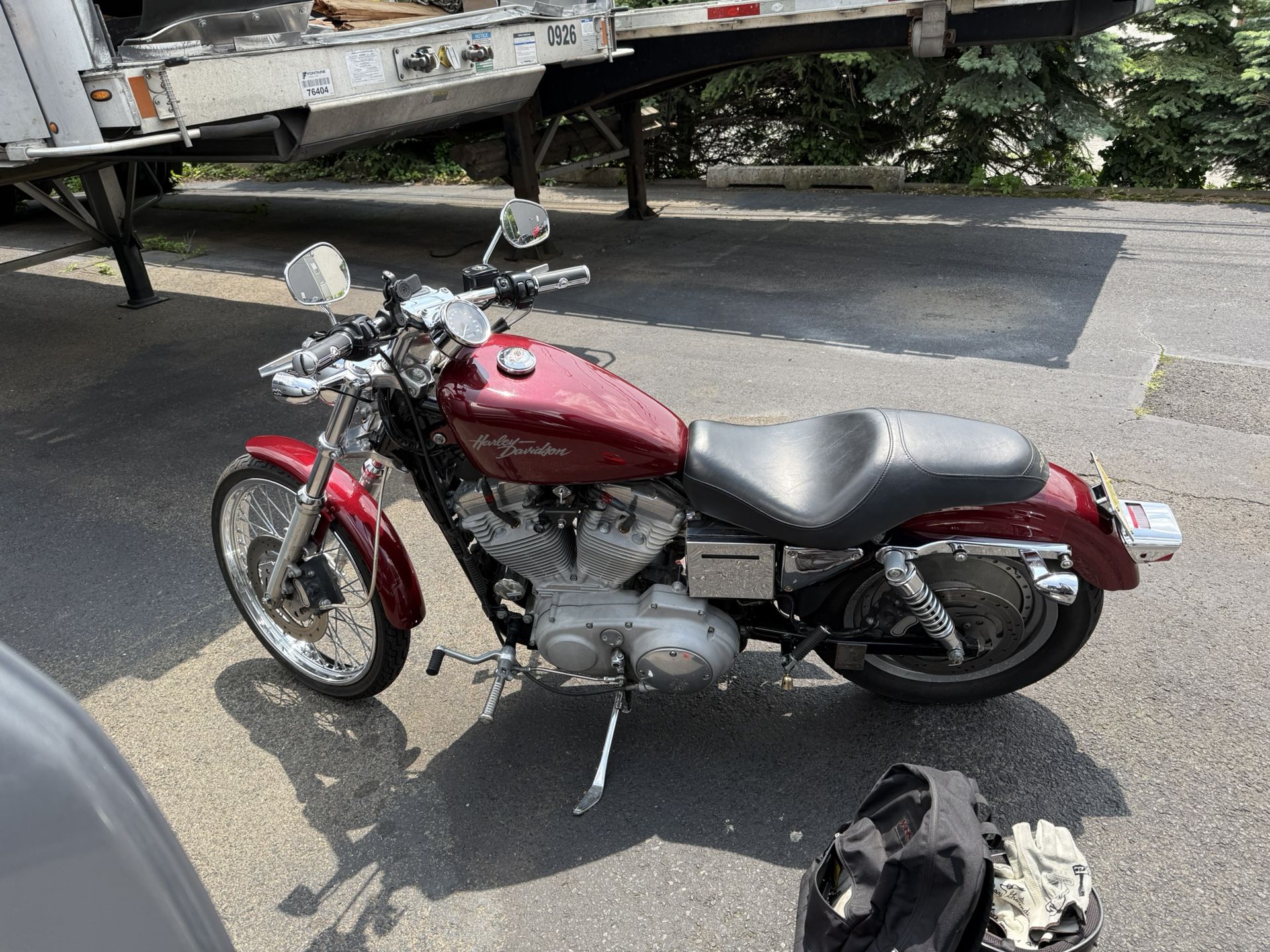 Motorcycle 2001 Harley Davison 883 Customxl 