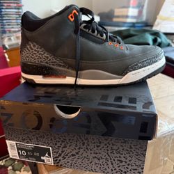 Nike Men's Air Jordan 3 Retro Sneakers 