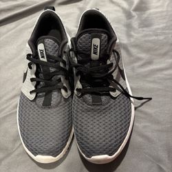 Nike Grey women's golf shoe size 7