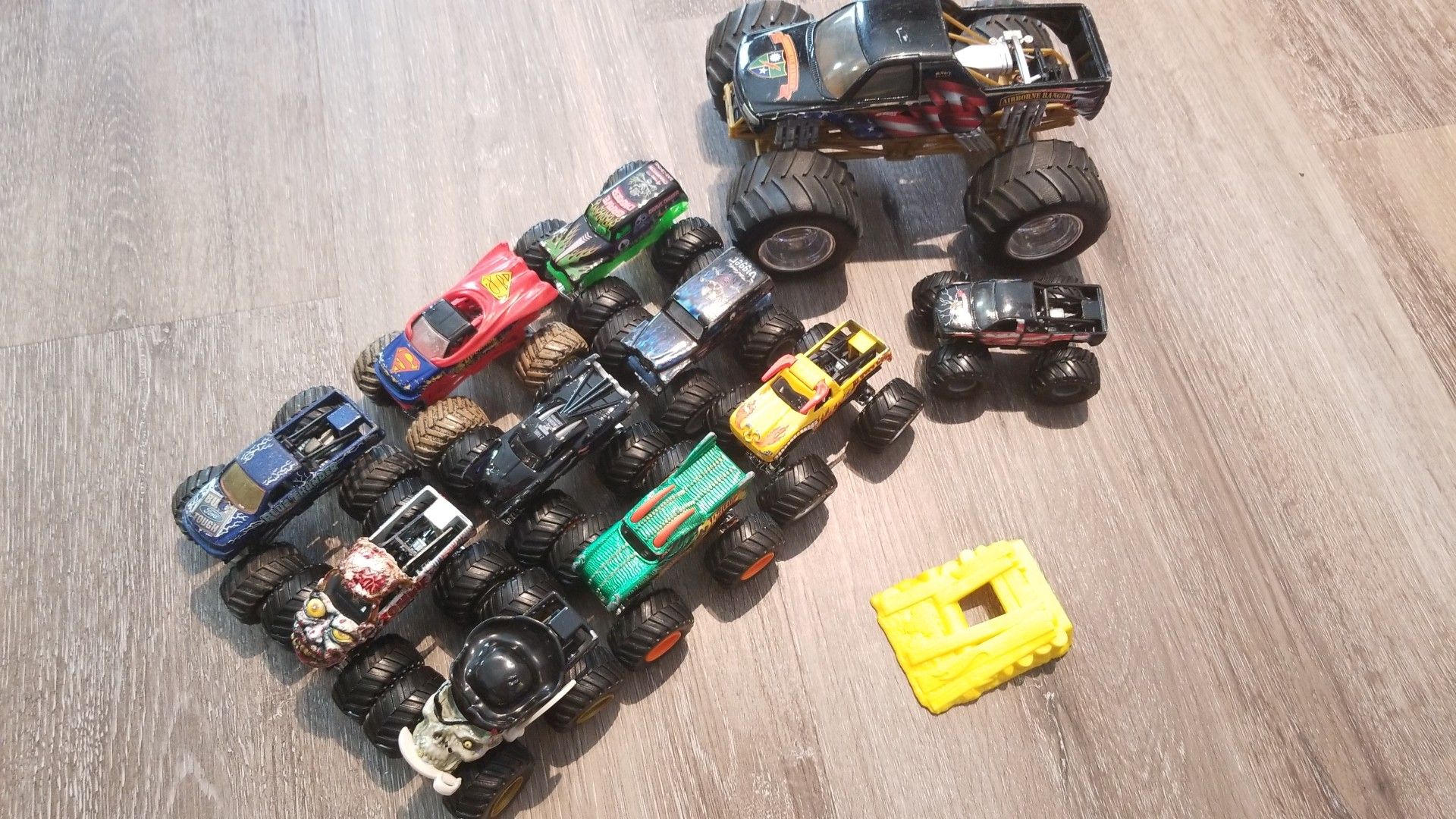 Monster jam trucks truck collection with ramp