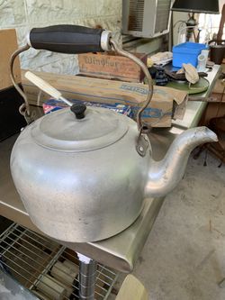 Large Wear-ever kettle