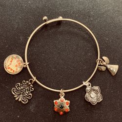 Christmas Charm Glitz Bangle