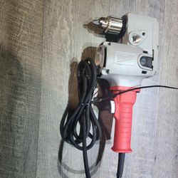 Milwaukee 7.5 Hole Hawg Heavy-Duty Drill