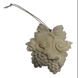 The Pine Cone Ornament 