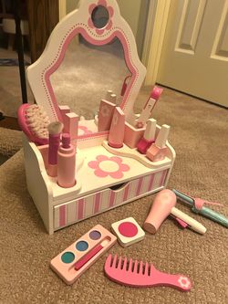 Melissa and Doug Salon