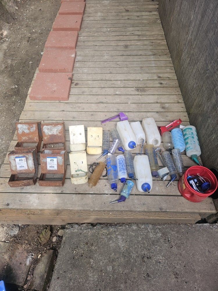 Rabbit Feeders And Water Bottles